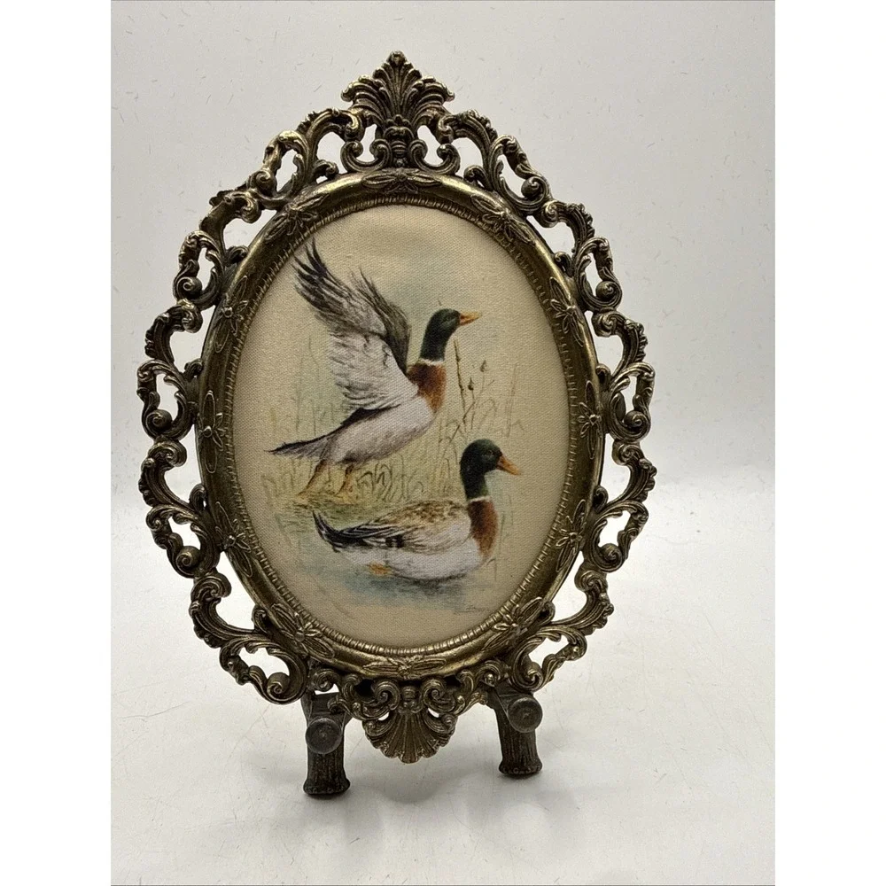 Vintage Quilt Duck Picture‎ On Stand Ornate Oval Gold Metal Picture Made Italy